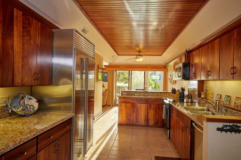 Puunoa Beach Estates