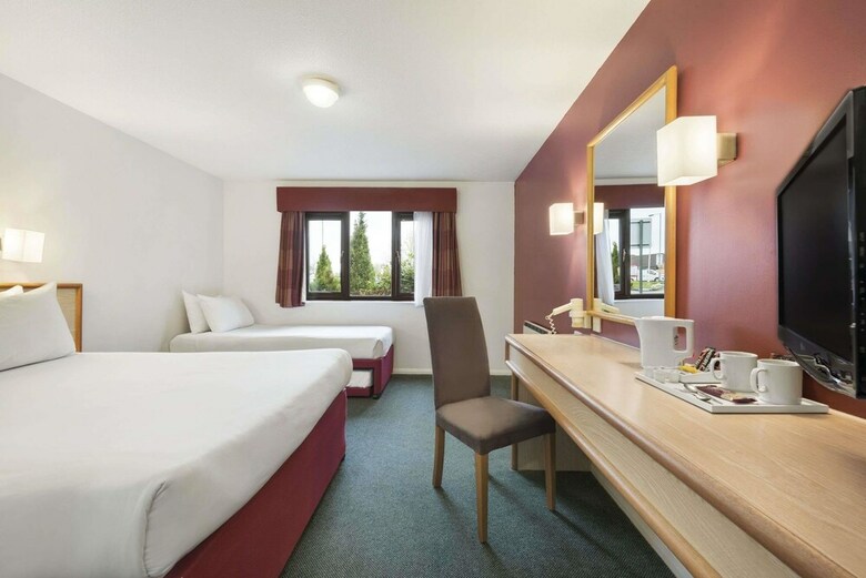 Hotel Days Inn By Wyndham Sedgemoor M5