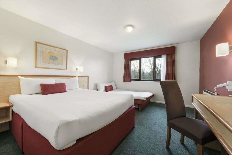 Hotel Days Inn By Wyndham Sedgemoor M5