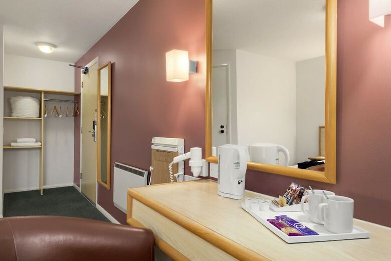 Hotel Days Inn By Wyndham Sedgemoor M5