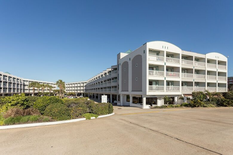 Hotel Casa Del Mar Beachfront Suites Onsite Team