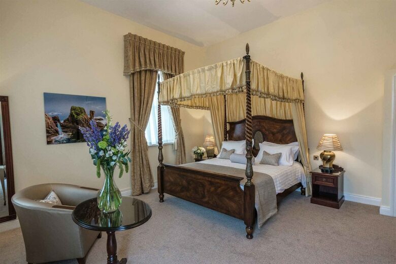 Tullyglass House Hotel