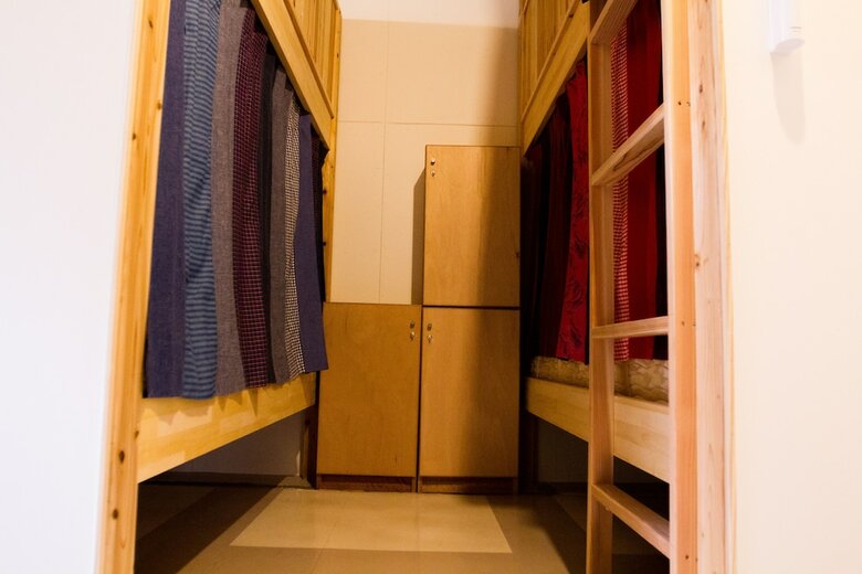 Hostal Hostel And Dining Tanga Table