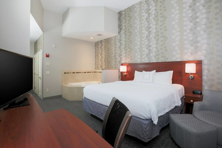 Hotel Courtyard By Marriott Chico
