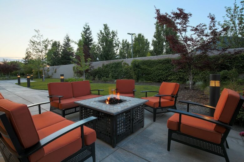 Hotel Courtyard By Marriott Chico