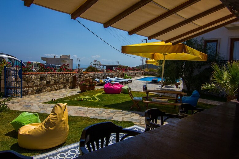 Karaburun Konak Hotel