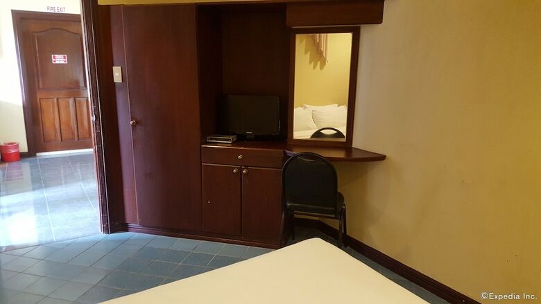 Hotel Dumaguete Royal Suite Inn