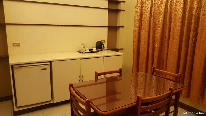 Hotel Dumaguete Royal Suite Inn