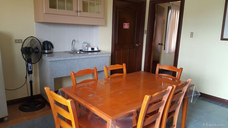 Hotel Dumaguete Royal Suite Inn