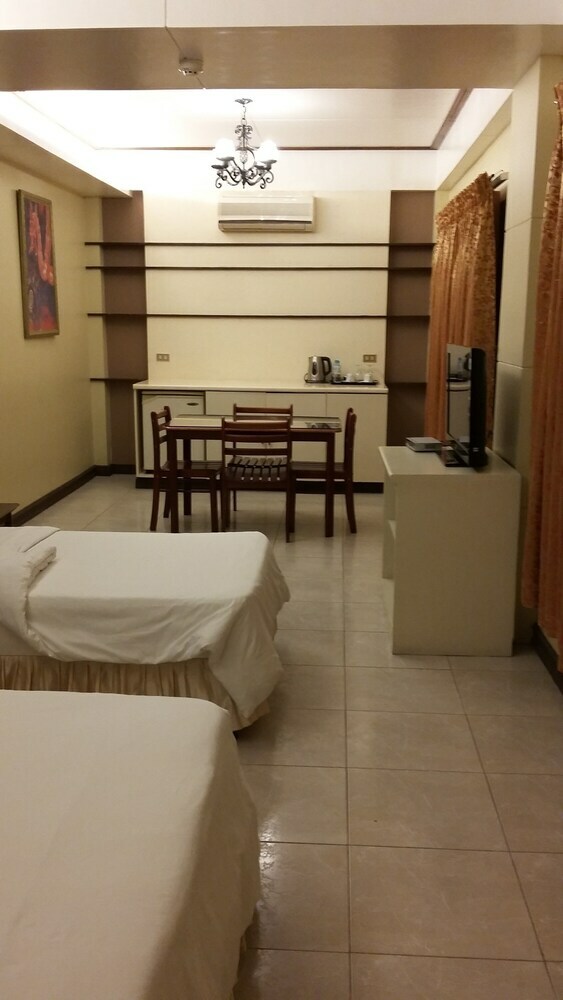 Hotel Dumaguete Royal Suite Inn