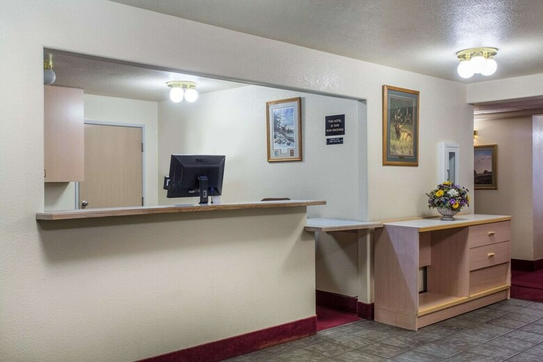 Hotel Super 8 By Wyndham Hamilton
