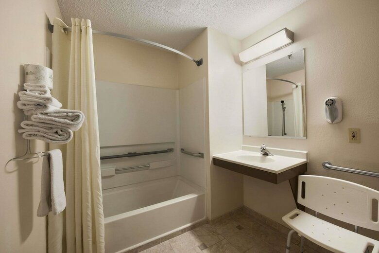 Hotel Super 8 By Wyndham Mansfield