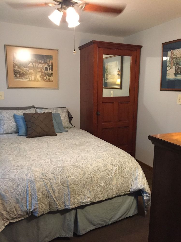Shady Acres Bed And Breakfast