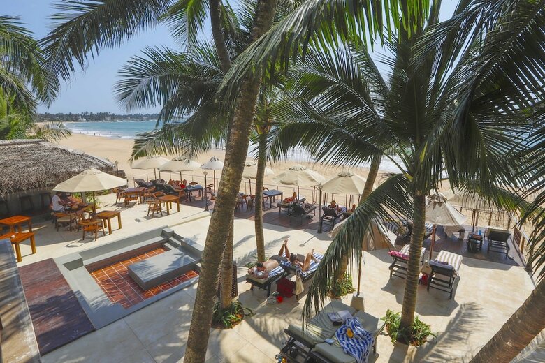 Sapphire Seas Beachfront Hotel
