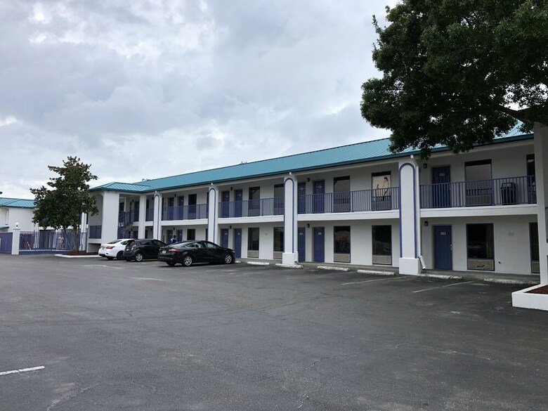 Motel 6 Pensacola - N.a.s.