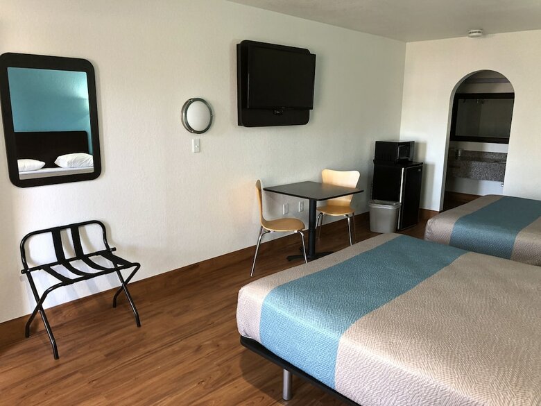 Motel 6 Pensacola - N.a.s.