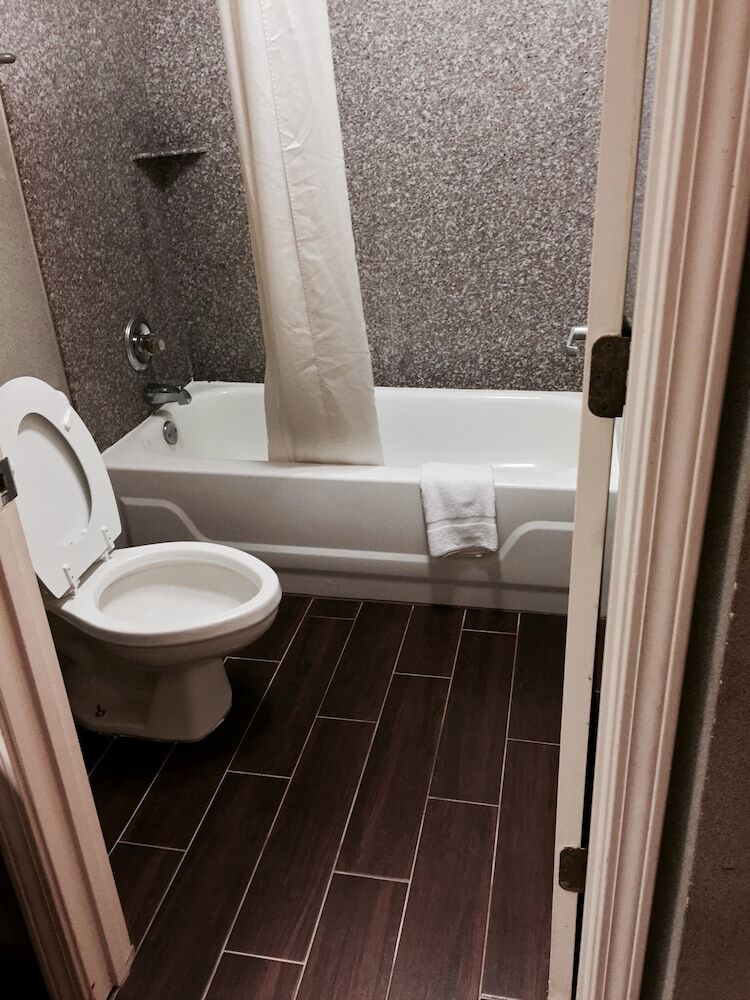Motel 6 Pensacola - N.a.s.