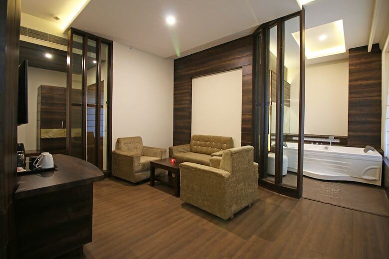 Hotel Arjun Clarks Inn Phagwara