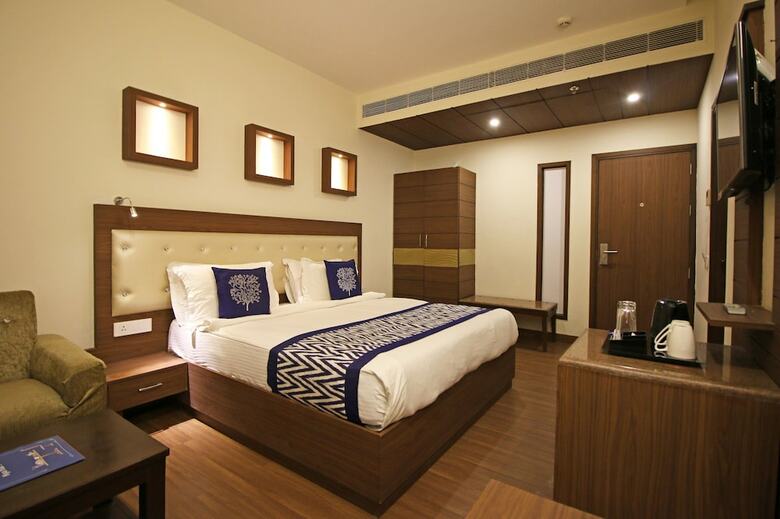 Hotel Arjun Clarks Inn Phagwara