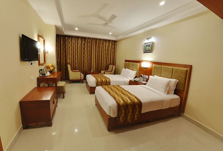 Metro Grand Hotel