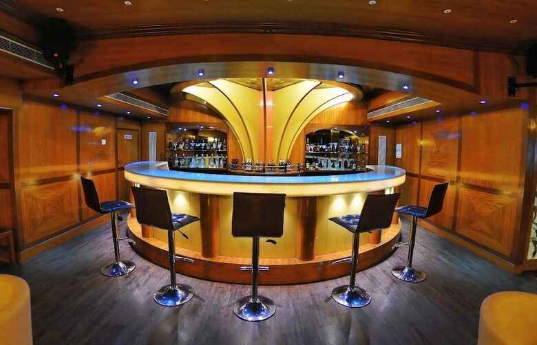 Metro Grand Hotel