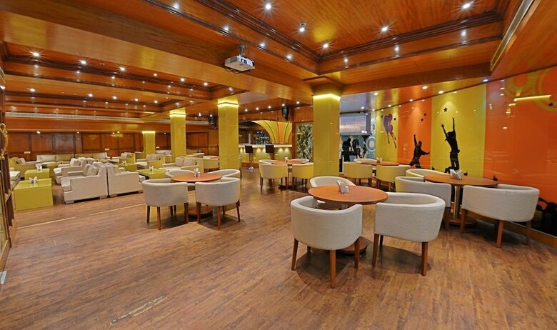 Metro Grand Hotel