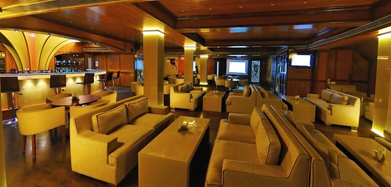 Metro Grand Hotel