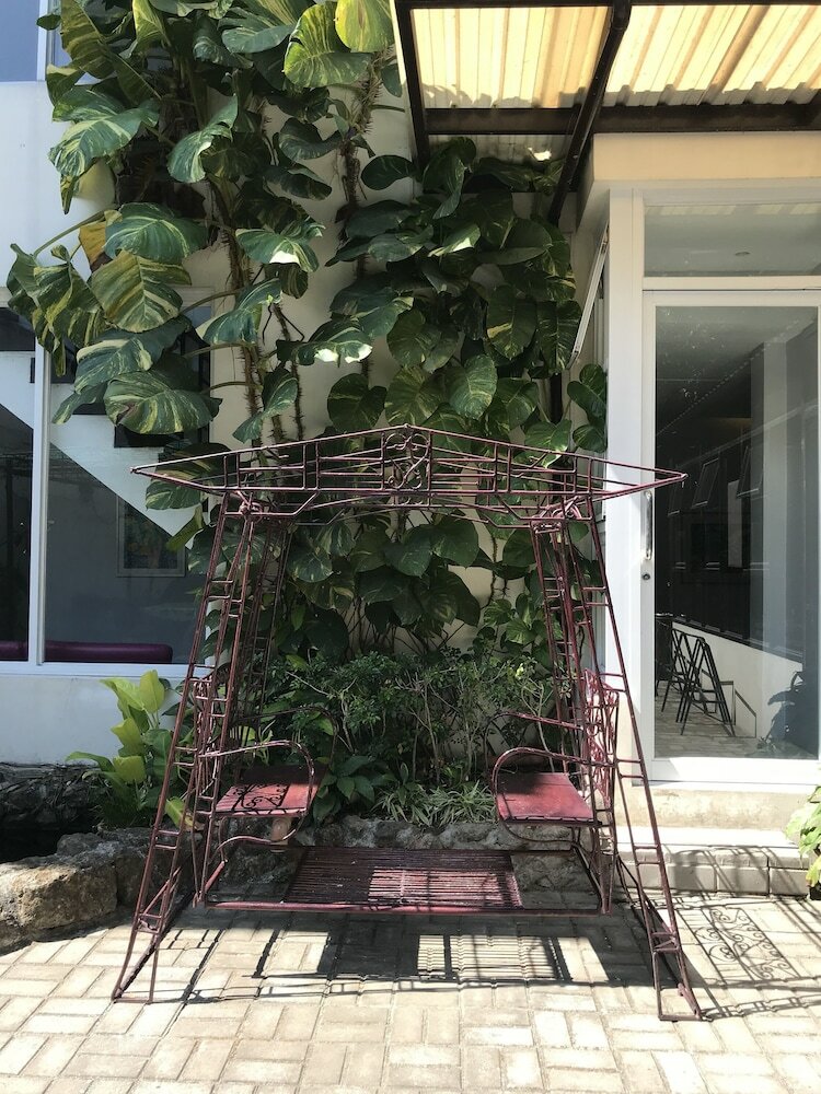 The Purple Tree Bed & Breakfast