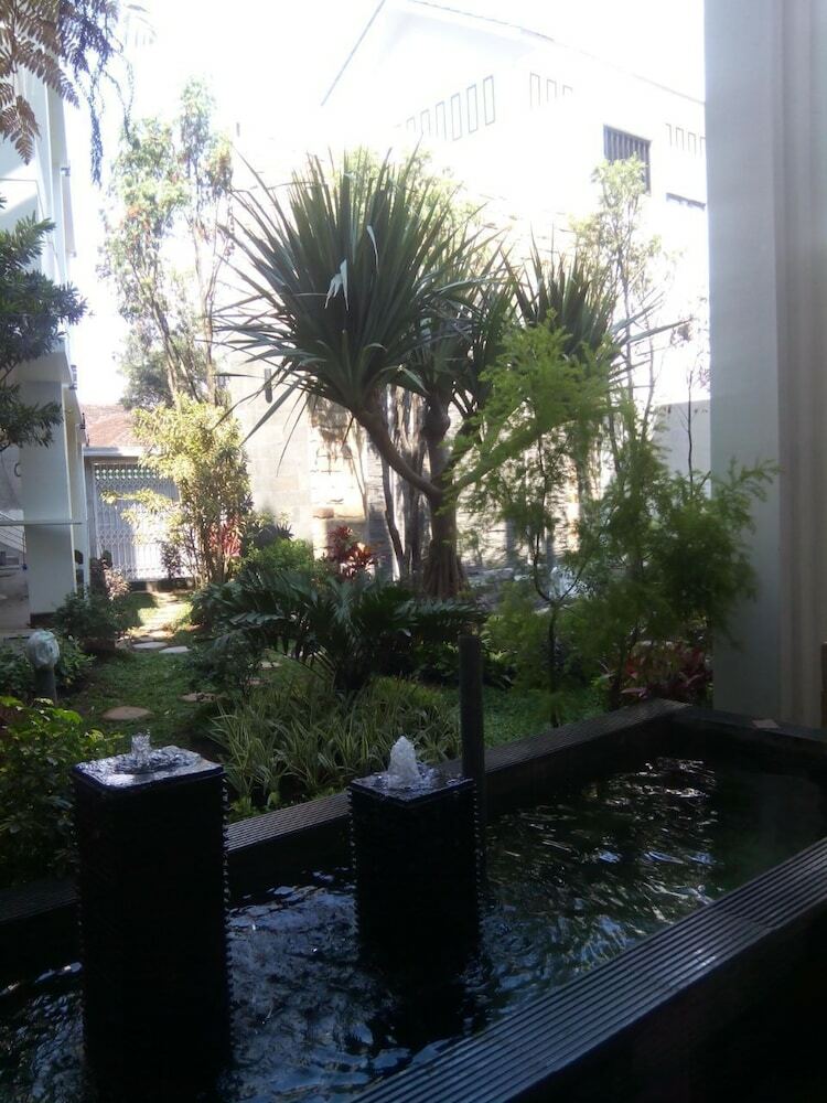 Hotel Tlogomas Guest House