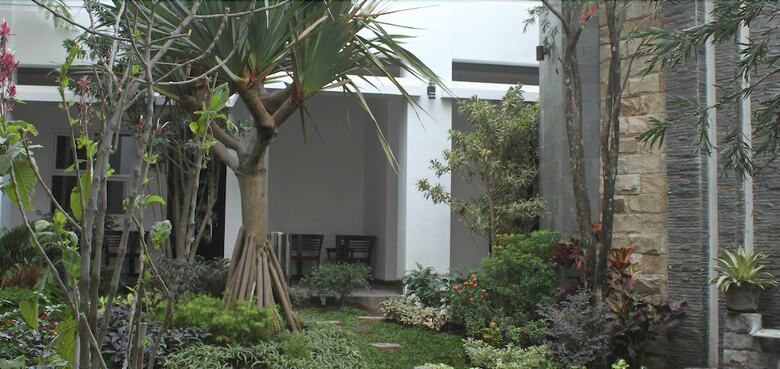 Hotel Tlogomas Guest House
