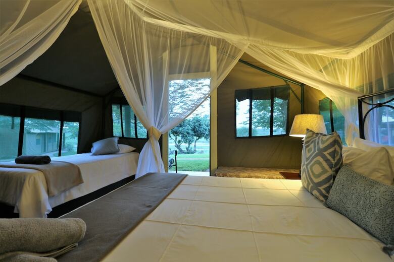 Crocodile Bridge Safari Lodge