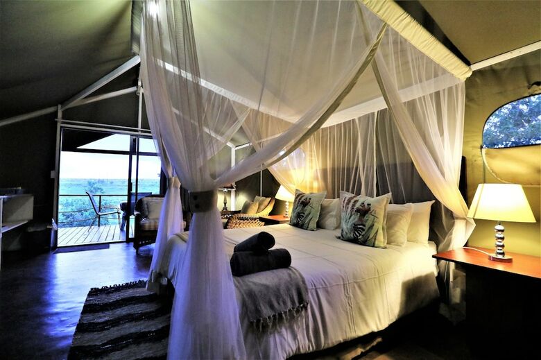 Crocodile Bridge Safari Lodge