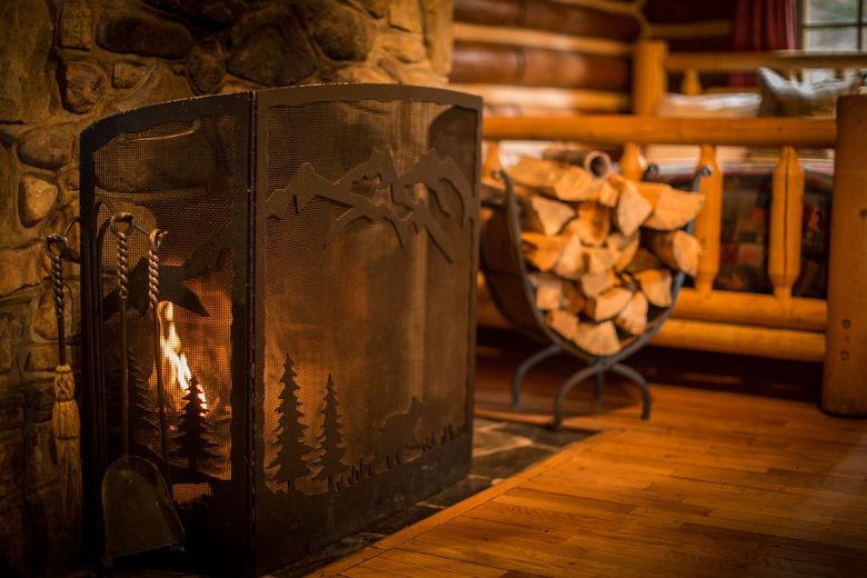 Storm Mountain Lodge Cabins & Dining