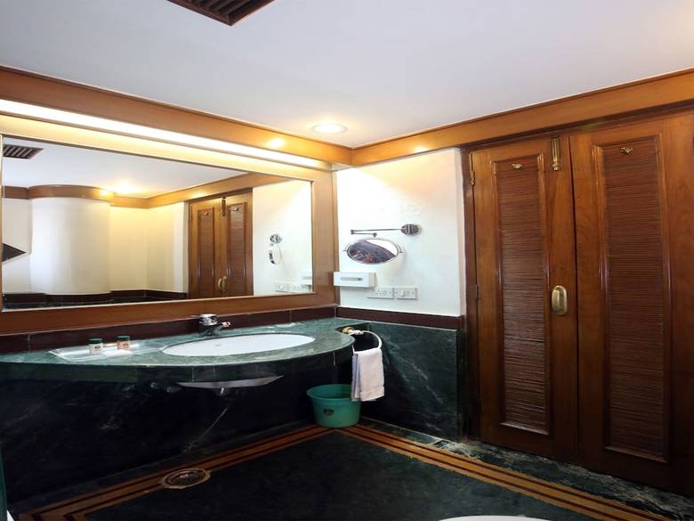 Oyo 1100 Hotel Kwality Regency