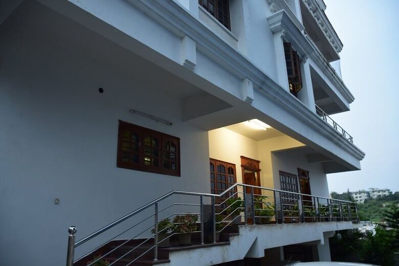Hotel Alpine Crest (Serviced Apartments)