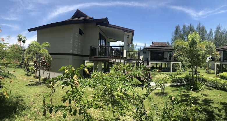 Hotel The Hip Resort @ Khao Lak