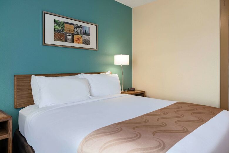 Hotel Quality Inn & Suites
