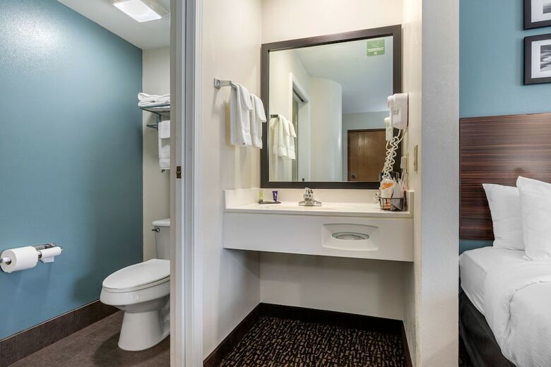 Hotel Sleep Inn & Suites