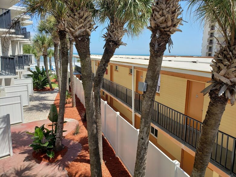 Hotel Flamingo Inn Beachfront