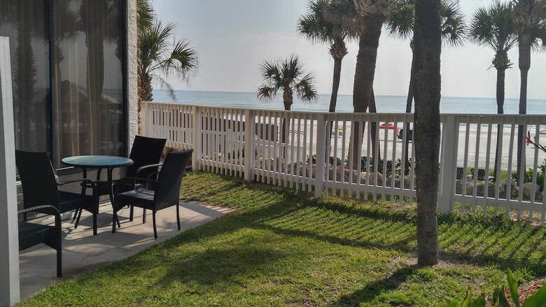 Hotel Flamingo Inn Beachfront