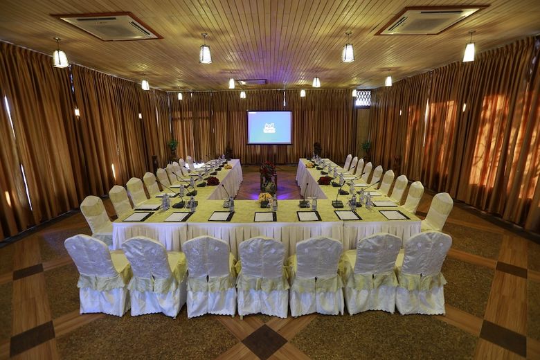 Hotel Shwe Pyi Resort