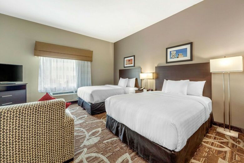 Hotel Mainstay Suites University