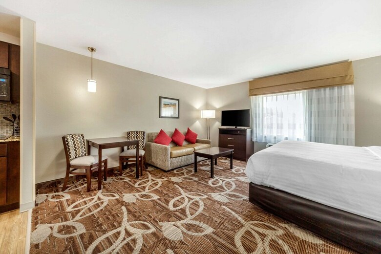Hotel Mainstay Suites University