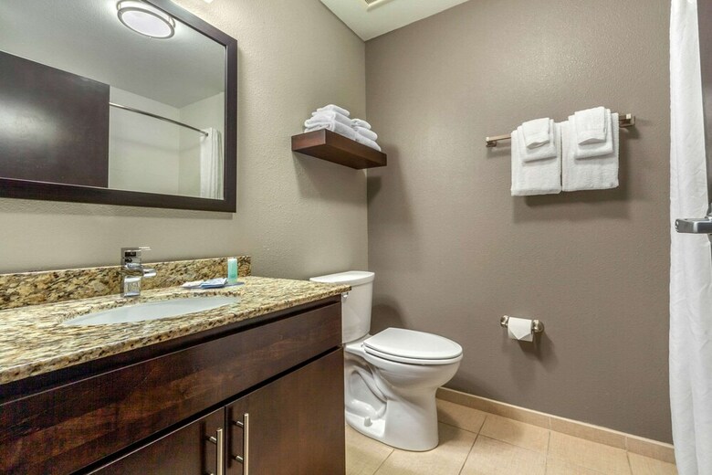 Hotel Mainstay Suites University