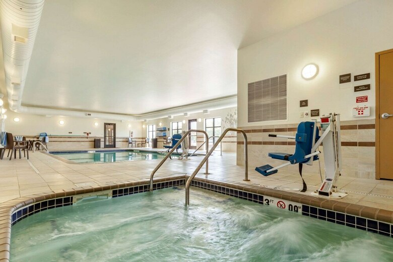 Hotel Mainstay Suites University