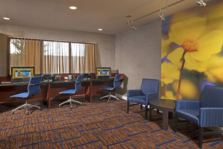 Hotel Courtyard By Marriott Farmington