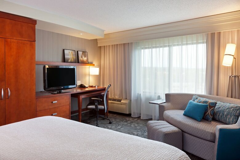 Hotel Courtyard By Marriott Farmington