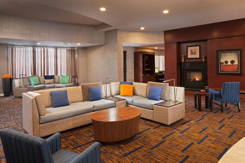 Hotel Courtyard By Marriott Farmington