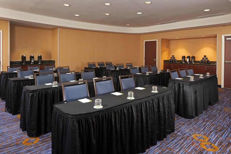Hotel Courtyard By Marriott Farmington