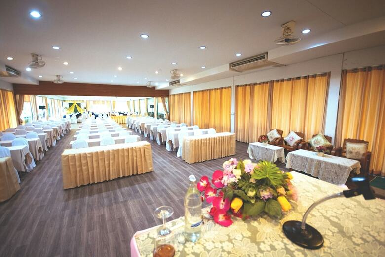 Tak Andaman Resort & Hotel
